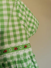 Indlæs billede til gallerivisning Marguerit Kjole - grøn med mariehøns - str. 98