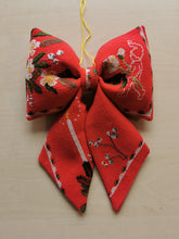 Indlæs billede til gallerivisning Sløjfe - rød - nisse med juleroser