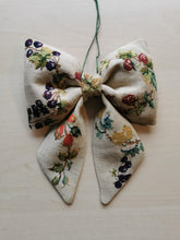 Indlæs billede til gallerivisning Sløjfe - broderede solbær og jordbær