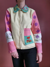 Indlæs billede til gallerivisning Patchwork skjorte - pastelbroderier med svampe - str. L/XL