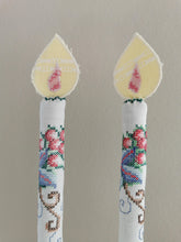 Indlæs billede til gallerivisning Evighedslys (stage) - farverige broderier (sæt af 2 stk)