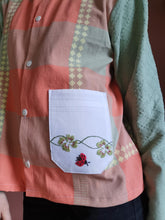 Indlæs billede til gallerivisning Patchwork skjorte - Orange/grøn med mariehøns