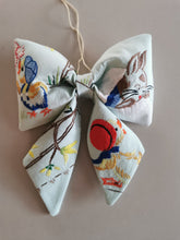 Indlæs billede til gallerivisning Sløjfe - broderede ænder og påskehare
