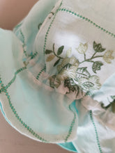 Indlæs billede til gallerivisning Sommerhat, håndbroderet, str. 6-12 mdr
