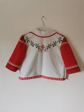 Indlæs billede til gallerivisning Julebluse - rød/hvid med broderede klokker, Str. M
