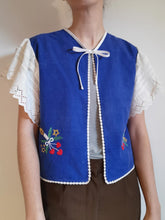 Indlæs billede til gallerivisning Julebluse - blå/hvid med broderede lys, Str. M
