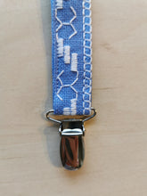 Indlæs billede til gallerivisning Suttesnor blå med hvidt broderi
