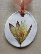 Indlæs billede til gallerivisning Påskeæg - presset blomst #9
