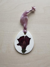 Indlæs billede til gallerivisning Påskeæg - presset blomst #16
