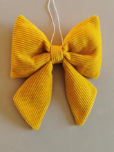 Indlæs billede til gallerivisning Sløjfe - gul fløjl
