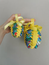 Indlæs billede til gallerivisning Kogle, gul og lys grøn, 6 cm
