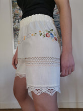 Indlæs billede til gallerivisning Syvejledning og mønster - Elisabeth shorts (voksen str. XS-XL)
