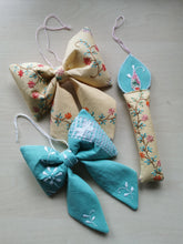 Indlæs billede til gallerivisning Evighedslys, blomsterbroderi
