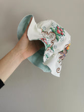 Indlæs billede til gallerivisning Sommerhat, håndbroderet str. 1-2 år
