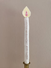 Indlæs billede til gallerivisning Broderet kalenderlys - beige tal
