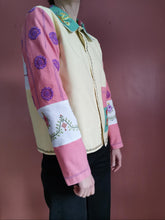 Indlæs billede til gallerivisning Patchwork skjorte - pastelbroderier med svampe - str. L/XL

