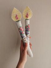 Indlæs billede til gallerivisning Evighedslys (stage) - farverige broderier (sæt af 2 stk)
