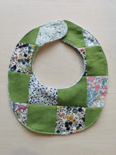 Indlæs billede til gallerivisning Savlesmæk -Liberty patchwork - grøn
