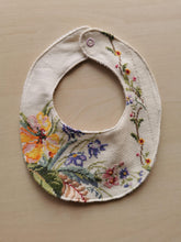 Indlæs billede til gallerivisning Savlesmæk - broderede pastelblomster
