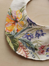 Indlæs billede til gallerivisning Savlesmæk - broderede pastelblomster
