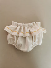 Indlæs billede til gallerivisning Bloomers med flæse, håndbroderet, str. 80-86
