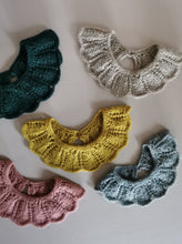 Indlæs billede til gallerivisning Pyntekrave, merinould, lys mocca
