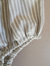 Indlæs billede til gallerivisning Bloomers, hvide og beige striber, str. 86
