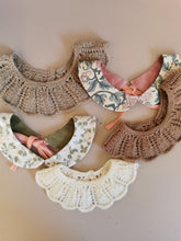 Indlæs billede til gallerivisning Pyntekrave, merinould, mocca
