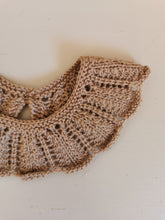 Indlæs billede til gallerivisning Pyntekrave, merinould, mocca
