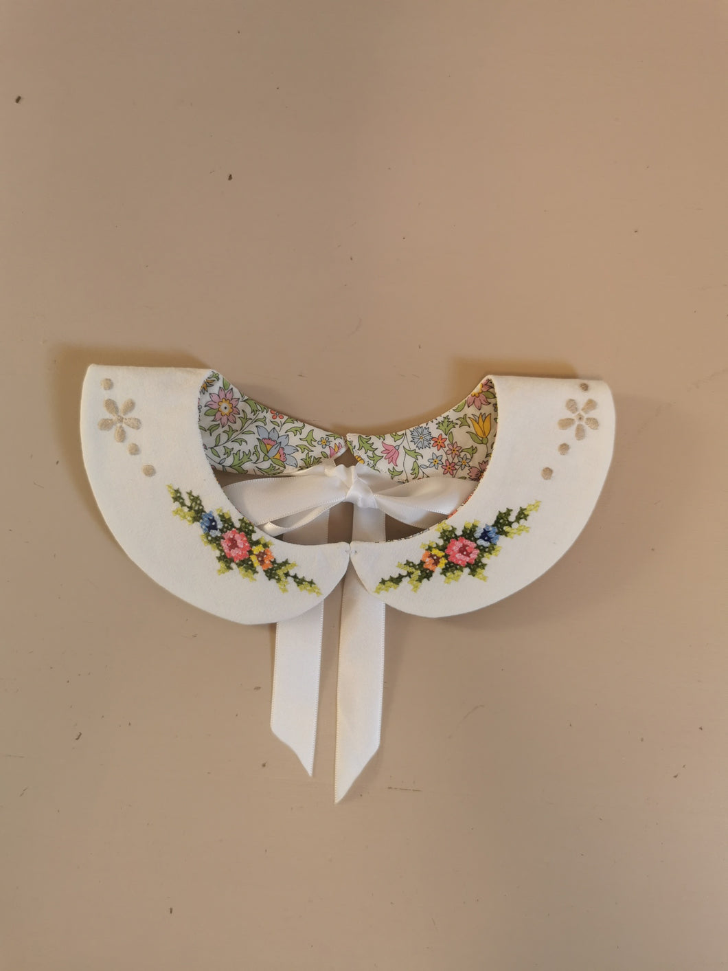 Peter Pan krave barn, håndbroderet og liberty